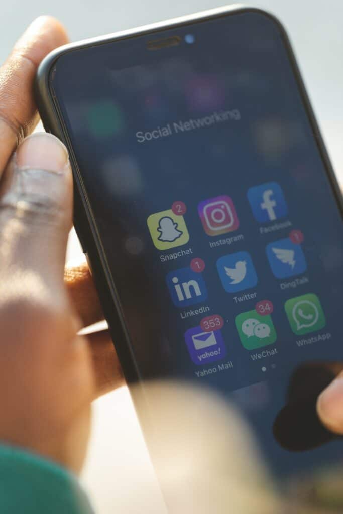 photo des réseaux sociaux d'un téléphone