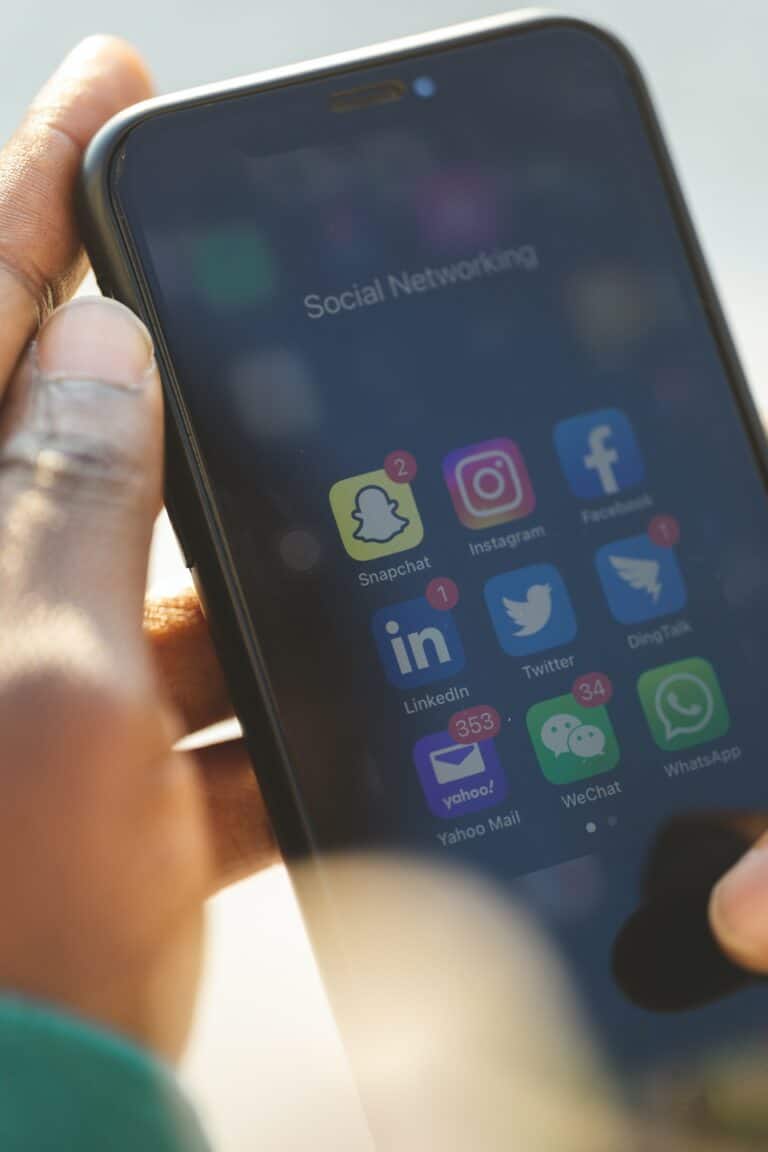 photo des réseaux sociaux d'un téléphone